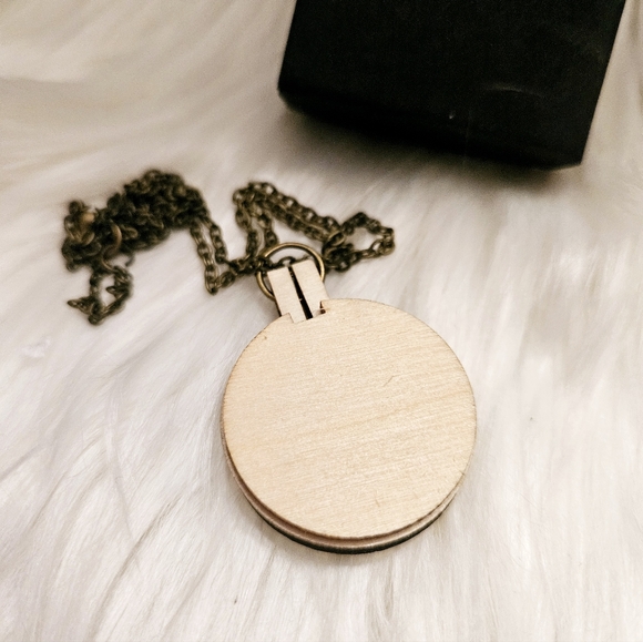 NIB Scottish Thistle Necklace Petit Point - Picture 4 of 4